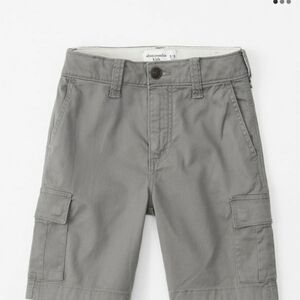 Abercrombie kids boys cargo short size 5/6 NWT